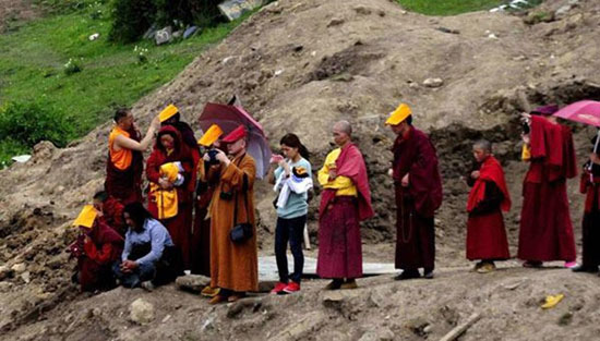 ارمغان اجساد به کرکس های تبت +عکس