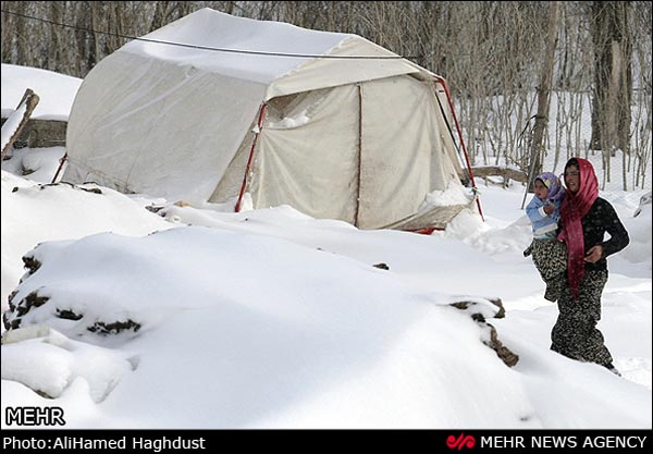 تصاویر: برف مناطق زلزله زده را محاصره کرد