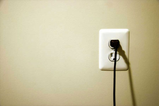 آیا می‌توان گوشی را از شب تا صبح به شارژ زد؟