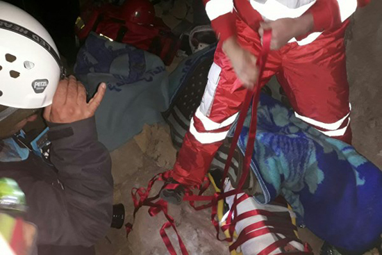 نجات یک کوهنورد بعد از 16ساعت در دیزین