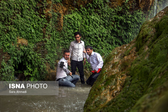 مسافران تابستانی آبشار آسیاب خرابه