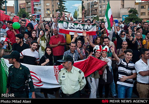 عکس: پایکوبی با طعم جام جهانی در شهر (1)