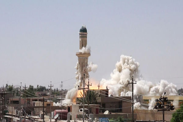 تخریب اماکن مذهبی توسط داعش +عکس