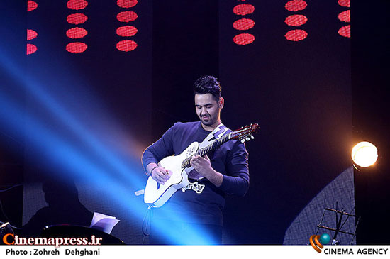 کنسرت محسن یگانه در جشنواره موسیقی فجر
