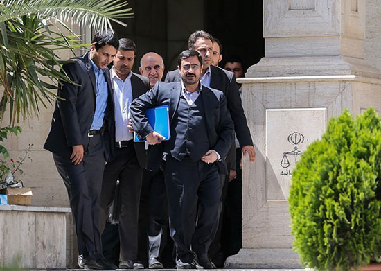 عکس: حاشیه حضور مرتضوی در دادگاه