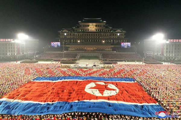حضور رهبر کره شمالی در رژه نظامی