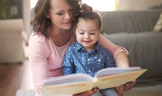 چگونه کودکانمان را به کتاب خواندن عادت دهیم؟