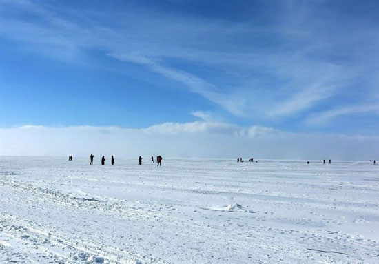 درشکه‌سواری روی دریاچه یخ‌زده در ترکیه