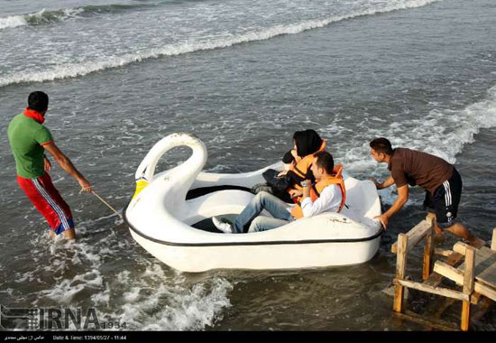 عکس: مسافران در سواحل گیلان