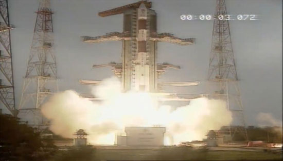 هند ۱۴ ماهواره به فضا پرتاب کرد