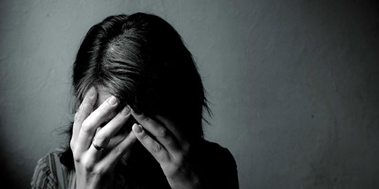 علت افسردگی زنان در مراحل مختلف زندگی
