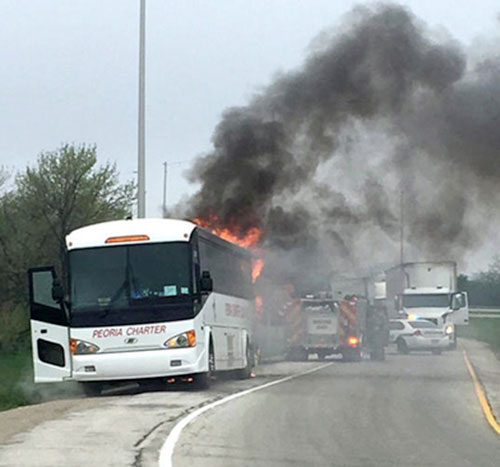 اتوبوس دانش آموزان آمریکایی آتش گرفت