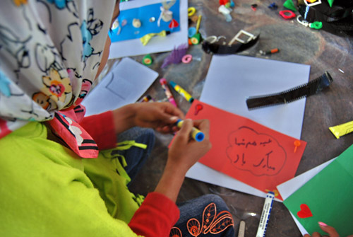 این زن هشتاد ساله؛ مادر صدها کودک است