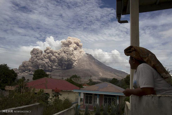 آتشفشان فعال سینابانگ در اندونزی‎ +عکس
