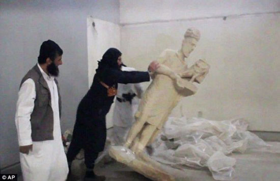 داعش موزه موصل را تخریب کرد +عکس