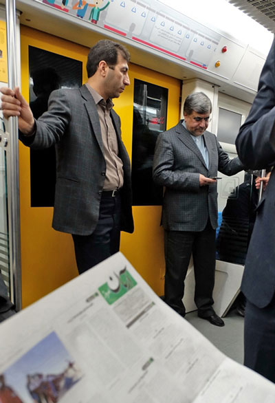 علی جنتی در مترو +عکس