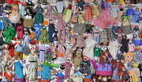 عروسک‌های دست‌ساز بی‌بی ۹۱ ساله