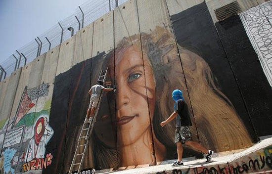 عهد التمیمی؛ دختر فلسطینی که همه از او حرف می‌زنند