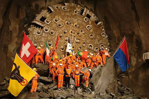 طولانی‌ترین تونل ریلی جهان زیر کوههای آلپ