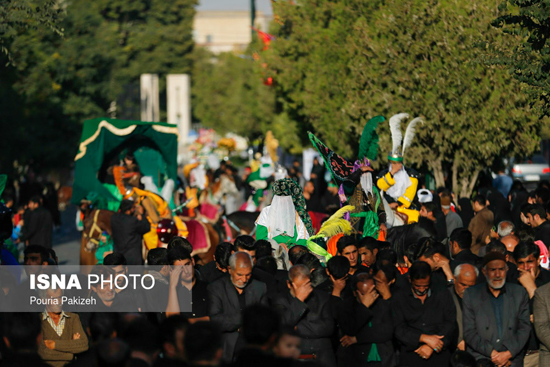 ورود نمادین کاروان حسینی به کربلا
