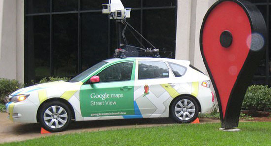 حمله با کوکتل مولوتف به اتومبیل گوگل
