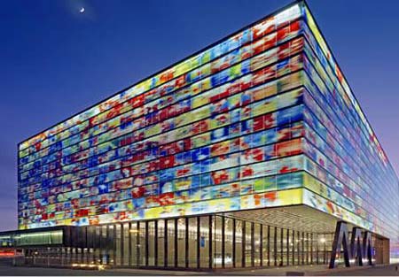 زیباترین ساختمان های شیشه رنگی دنیا