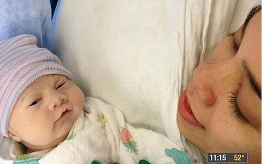 نوزادی که خون در بدنش جریان ندارد +عکس