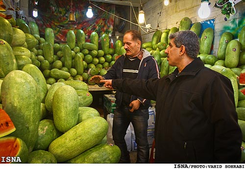 همه در تکاپو برای بلند‌ترين شب سال / عکس