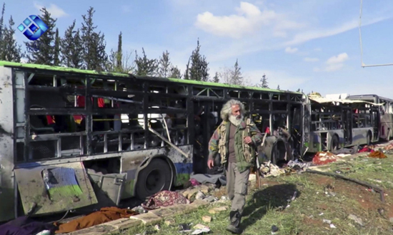 تصاویر تکان دهنده از انفجار اتوبوس غیرنظامیان