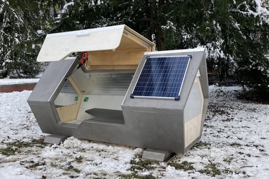 اتاقک‌ دارایِ پنل خورشیدی برای فقرا در آلمان