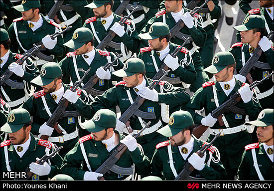 عکس: رژه نیروهای مسلح با حضور روحانی