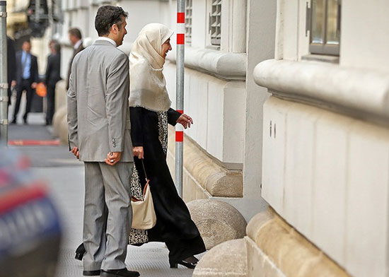 ورود همسر ظریف به محل مذاکرات +عکس