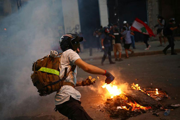 تصاویری از موج خشم لبنانی‌ها در پی انفجار بیروت