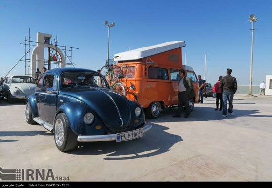 عکس: نمایشگاه خودروهای قدیمی در بوشهر
