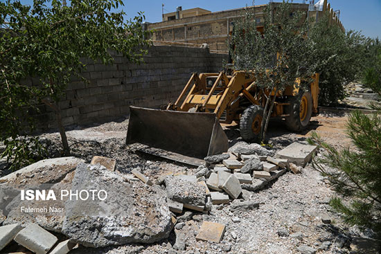 تخریب سنگ قبر‌های تاریخی تخت فولاد