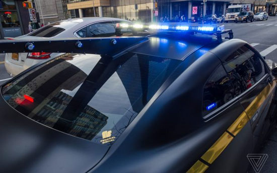 خودروی نیسان GT-R در لباس پلیس