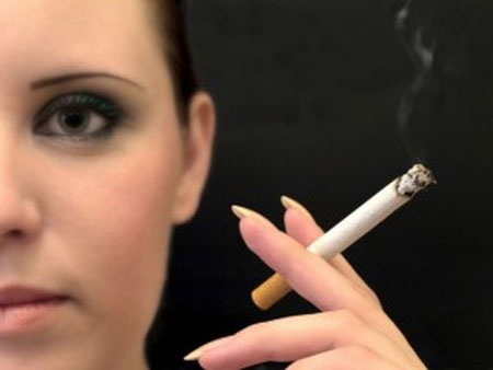چرا زنان مشکلات بیشتری برای ترک سیگار دارند؟