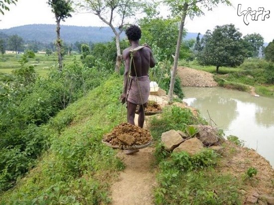 مردی که دست تنها یک برکه برای روستایش ساخت