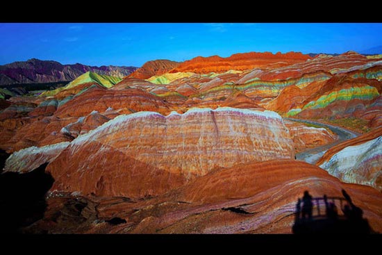 تصاویری محشر از کوهستان رنگین کمانی
