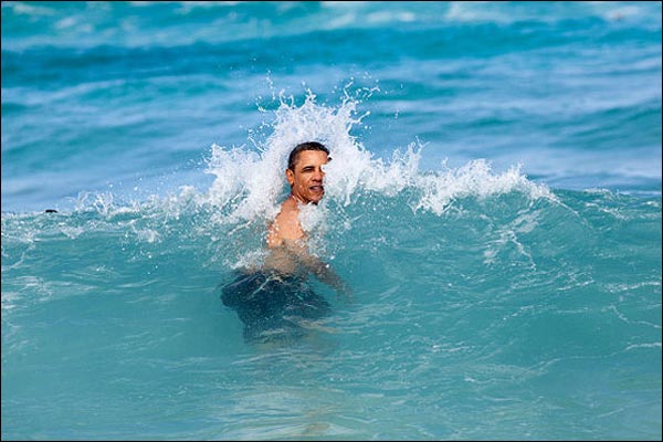 شنا کردن اوباما در آب های هاوایی +عکس
