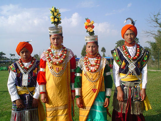سنت‌های عجیب و جالب قبایل بدوی هندی