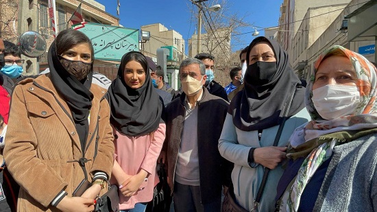 نمایش جدید احمدی‌نژاد برای نامزدی در انتخابات