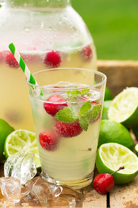 لیموناد با طعم‌های مختلف برای تابستانی رنگی