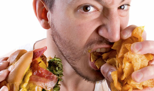 غذاها و عادت‌های بدی که باعث نفخ می‌شوند