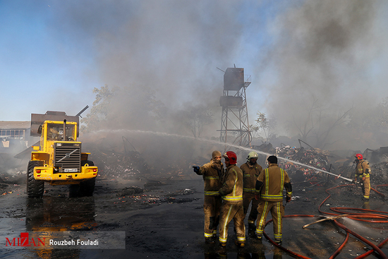 تصاویری از آتش سوزی انبار کالا در جنوب تهران
