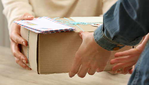 هزینه های ارسال انواع بسته پستی به خارج از کشور