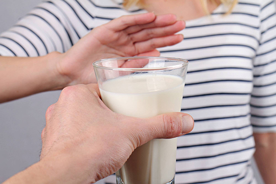 اگر شما هم به لاکتوز شیر حساسیت دارید، بخوانید