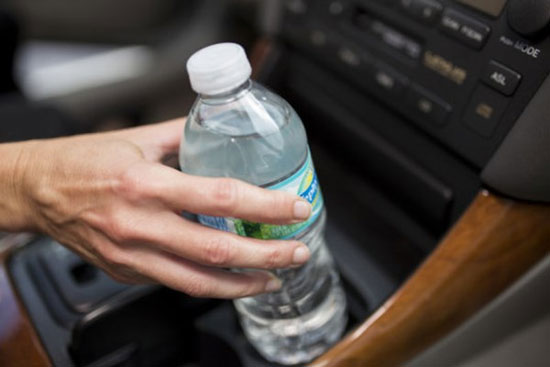 آب گرم بطری‌های پلاستیکی را نخورید