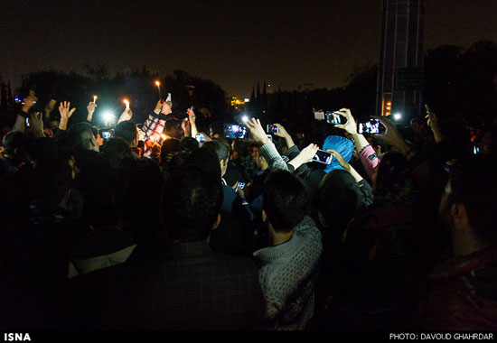 عکس: تجمع شبانه به یاد مرتضی پاشایی