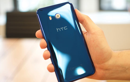 HTC گوشی جدید بدون حاشیه معرفی می‌کند